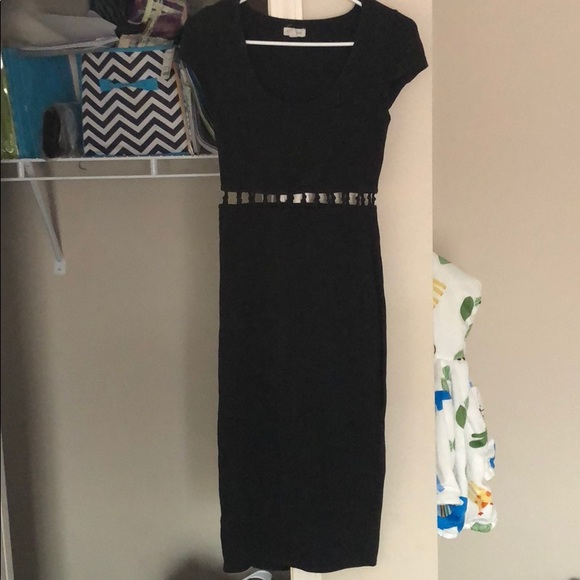 UO SHORT SLEEVED BLACK DRESS - Picture 2 of 3